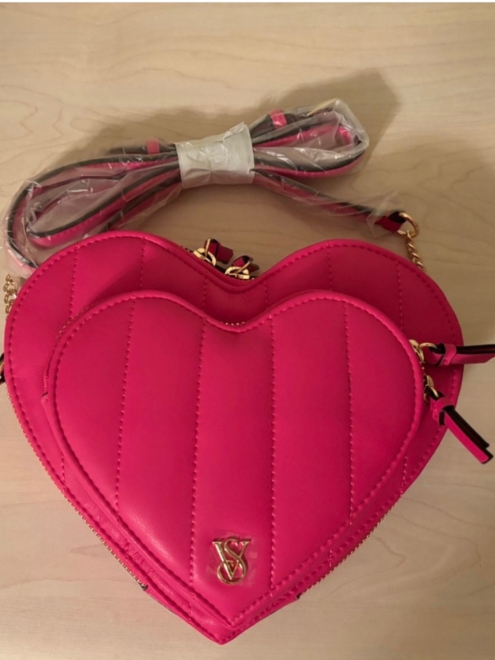 Sale! New Victoria’s Secret Fuchsia Pink Heart Double Zipper Crossbody Bag
